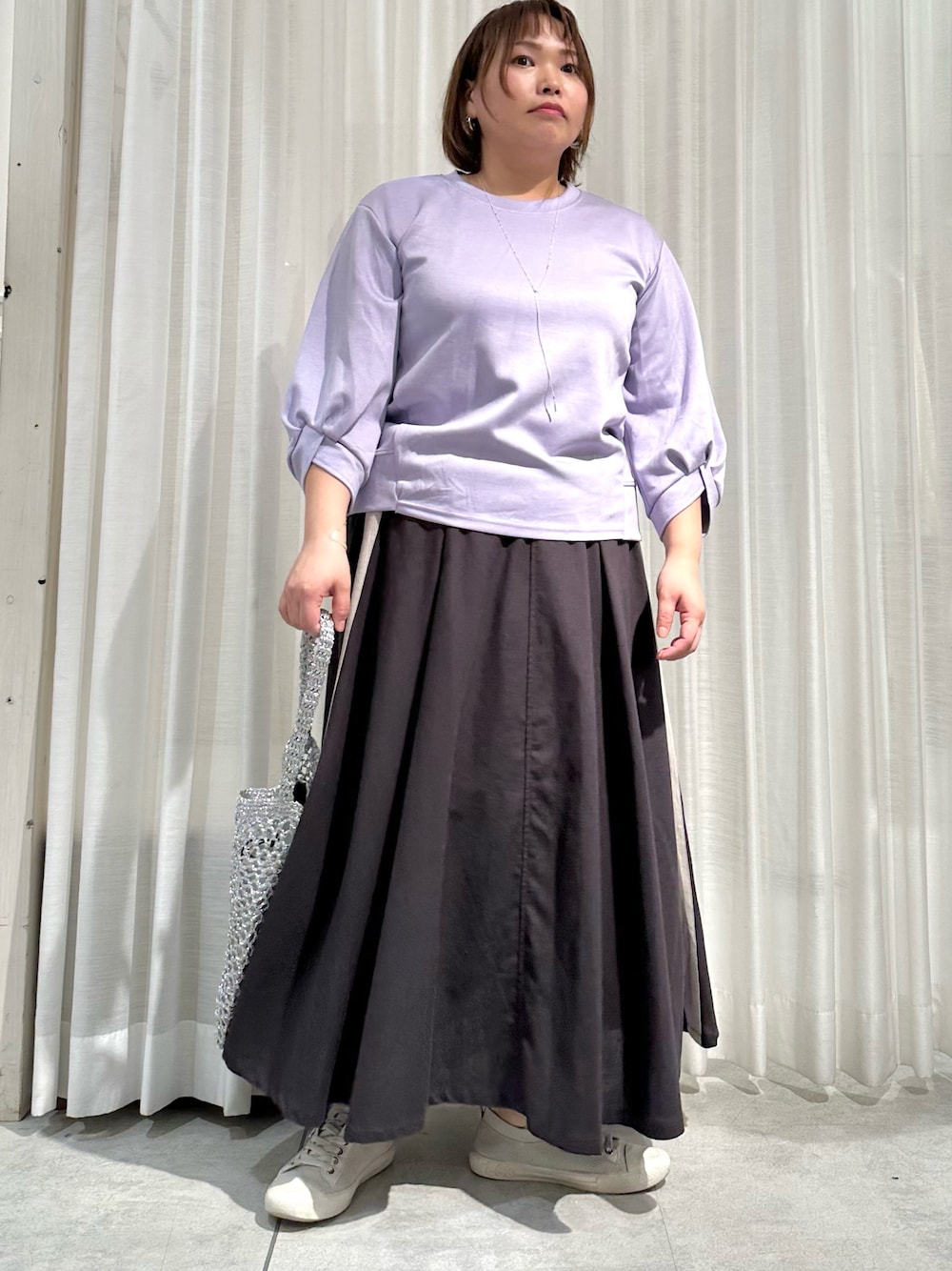 「ゆるシルエット」｜「Bou Jeloudのアイテム（スウェット、パープル系）」を使った、こっきーさん（骨格ストレート・レディース・153cm）の春コーディネートの1枚目の写真