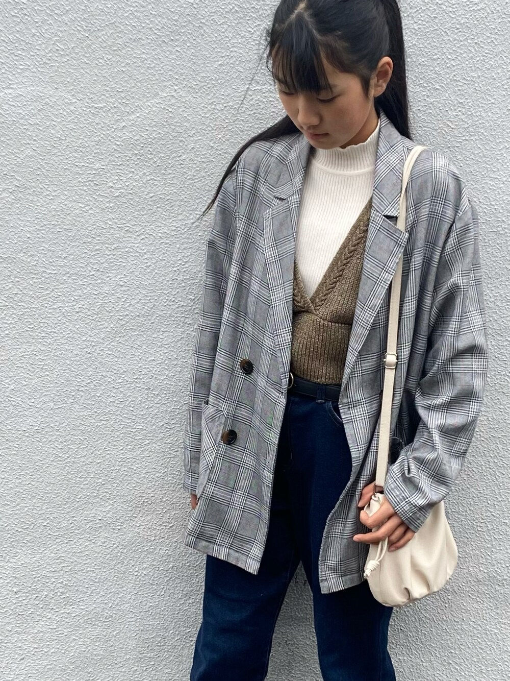 「グレンチェック、くもりの日」｜「devirockのアイテム（デニムパンツ、ブルー系）」を使った、ちー×ふーさん（キッズ・151cm）の冬コーディネートの1枚目の写真
