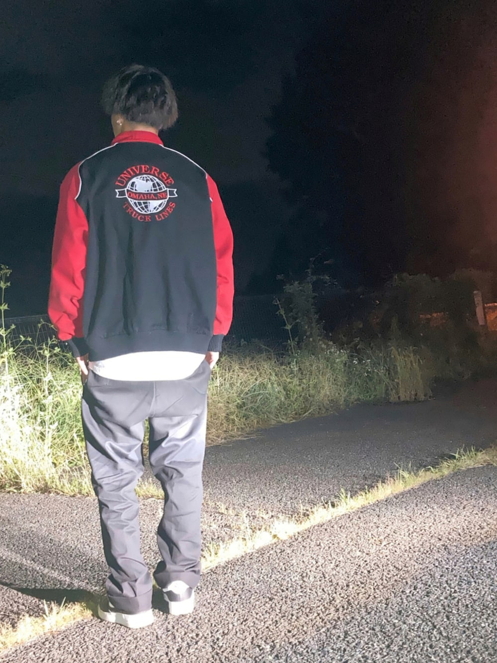 「冬コーデ、ストリートコーデ、黒、古着MIX、ストリートファッション、ストリート系、おしゃれさんと繋がりたい」｜「Dickiesの【Dickies/ディッキーズ】 THE ORIGINAL 874 ワイドチノパンツ TCツイル（チノパンツ、ブラック系）」を使った、ひかるさん（メンズ・178cm）の秋コーディネートの1枚目の写真