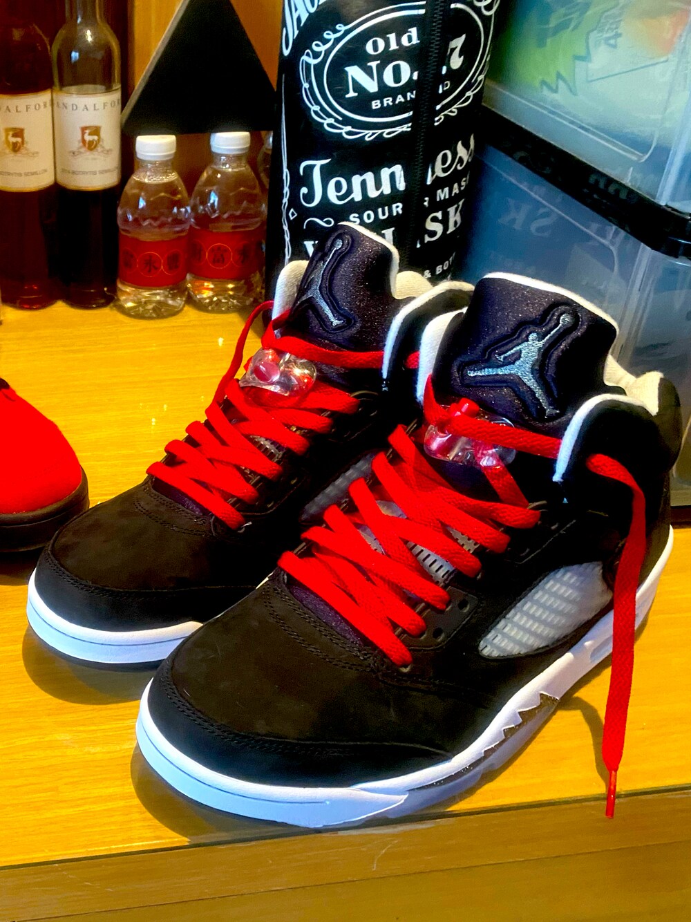 「aj5、Oreo」｜「NIKEのアイテム（スニーカー、ブラック系）」を使った、AJさん（メンズ・180cm）の秋コーディネートの1枚目の写真