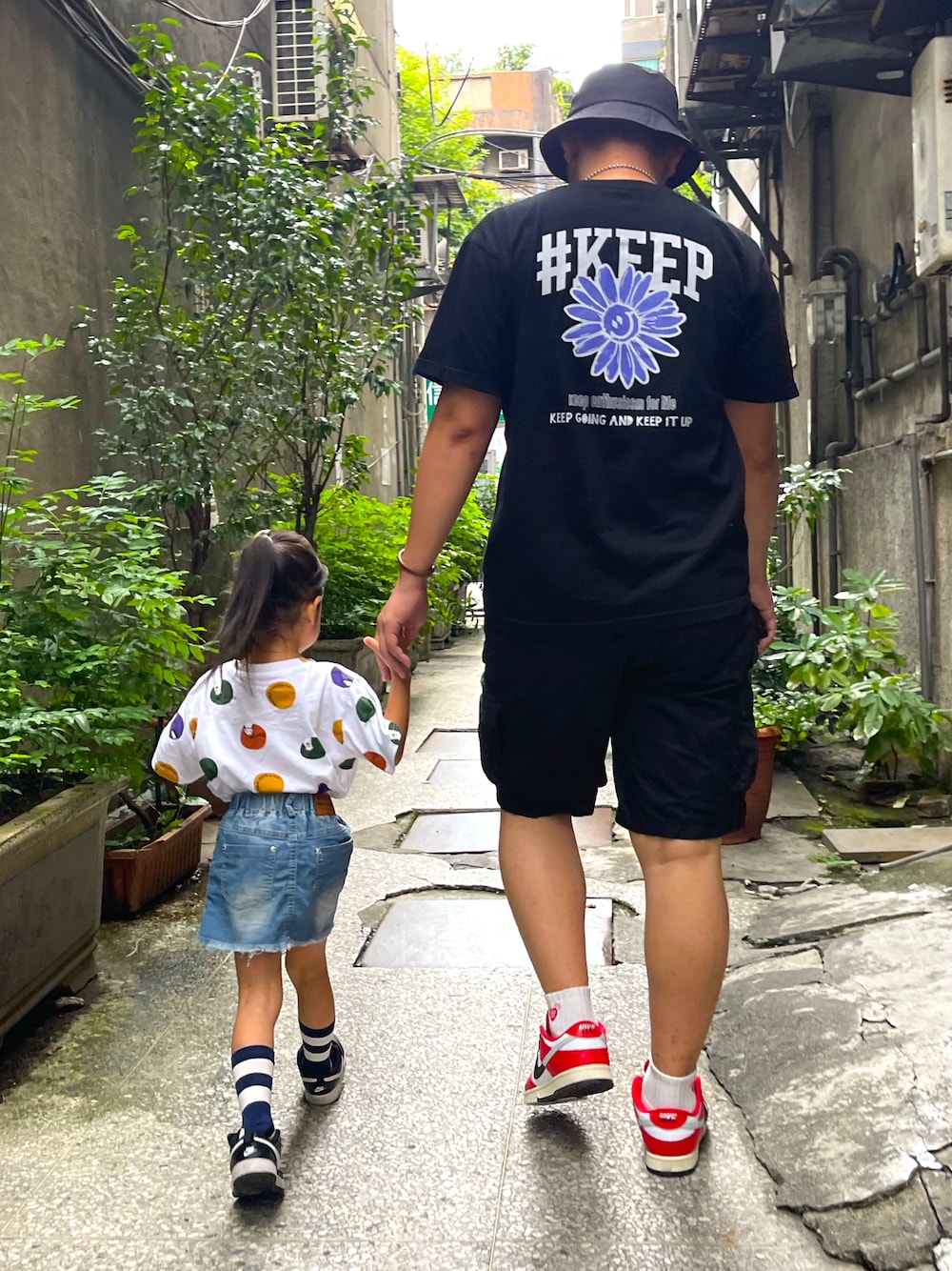 「goro's、keep、stussy、dunk、Jordan、Dickies、chicago、ootd、今日のコーデ」｜「NIKEのNIKE DUNK LOW RETRO ナイキ ダンク スニーカー（スニーカー、レッド系）」を使った、AJさん（メンズ・180cm）の秋コーディネートの1枚目の写真
