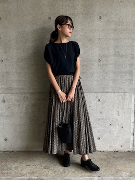 「黒」｜「アイテム（ハンドバッグ）」を使った、𝚛𝚒𝚜𝚊さん（レディース・161cm）の夏コーディネート