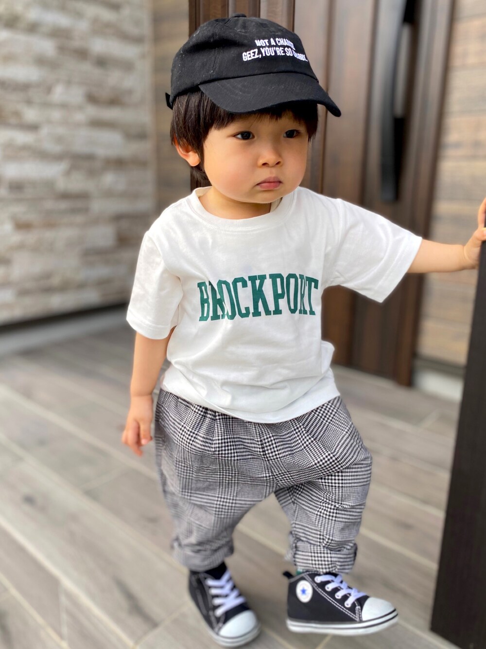 「Tシャツ、キャップ、チェックパンツ、コンバース、ハイカットスニーカー、ロゴT、devirock、グローバルワーク(GLOBAL WORK)、BREEZE、1歳9ヶ月」｜「devirockのロゴ入りローキャップ（キャップ、ブラック系）」を使った、KAI★AO☺︎さん（キッズ・80cm）の夏コーディネートの1枚目の写真
