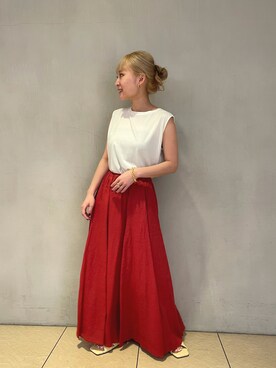 「URBAN RESEARCH（アーバンリサーチ）のノースリーブラウンドヘムカットソー（Tシャツ/カットソー、ホワイト系）」を使った、河村初美さん（レディース）の夏コーディネート