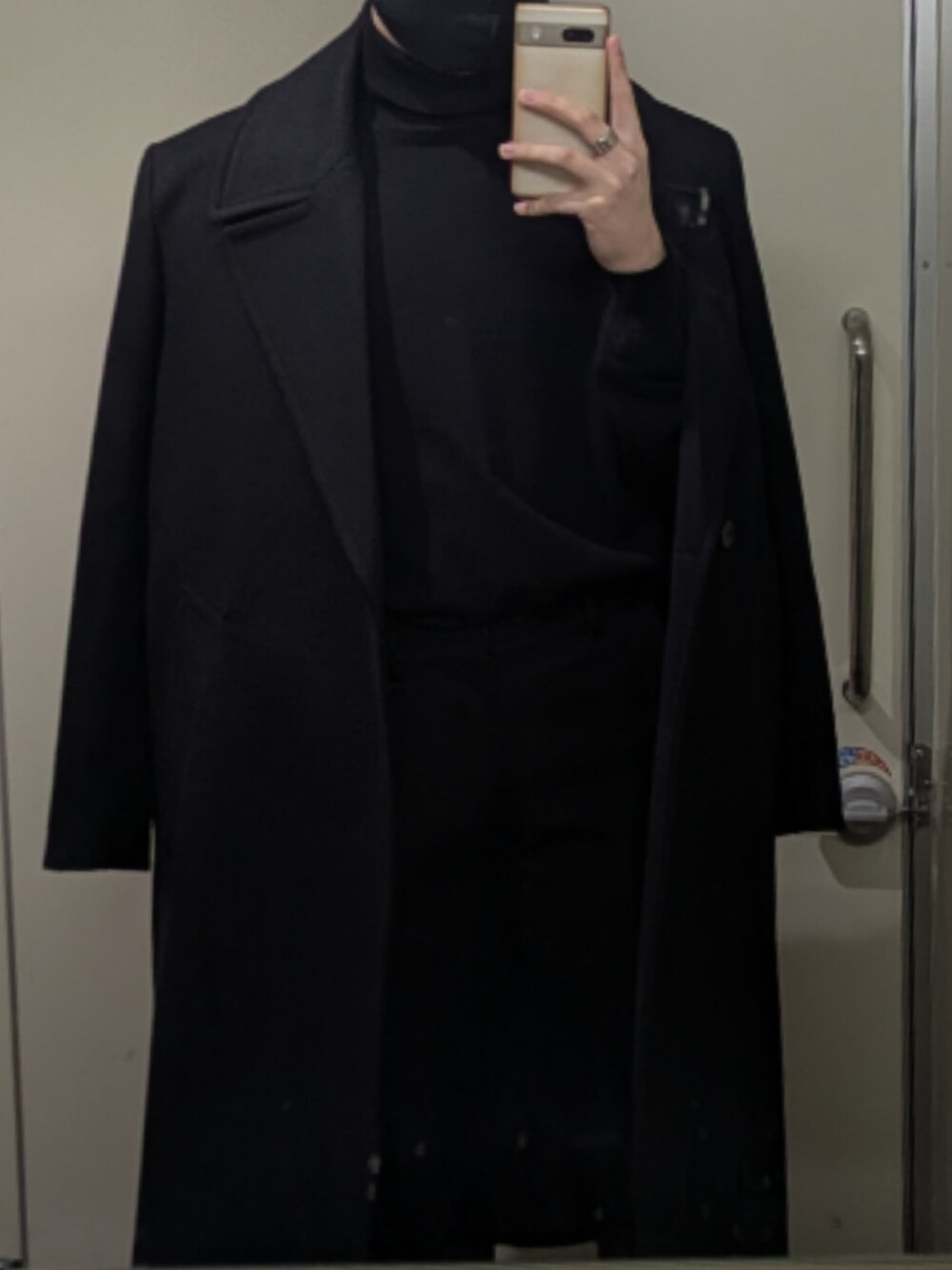 「UNIQLOのアイテム（トップス、ブラック系）」を使った、🤓🫵さん（キッズ・50cm）の冬コーディネートの1枚目の写真