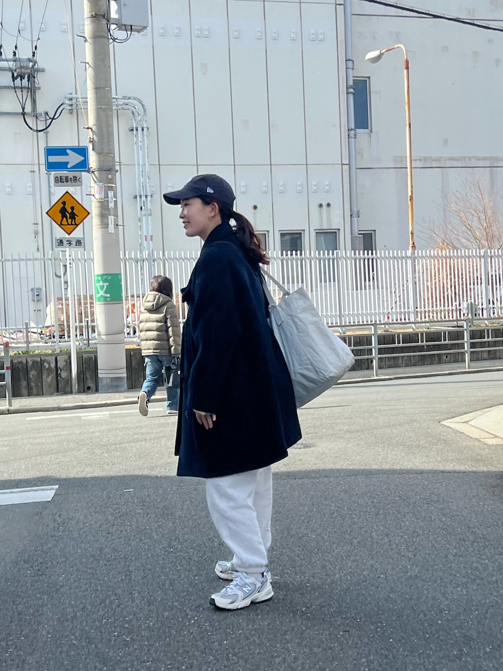 「スウエット、スニーカー、キャップ、今日のコーデ、スニーカーコーデ、ootd」｜「NEW ERAの【NEW ERA】Casual Classic MLB [BSC]（キャップ、ブルー系）」を使った、m.さん（レディース・160cm）の冬コーディネートの1枚目の写真