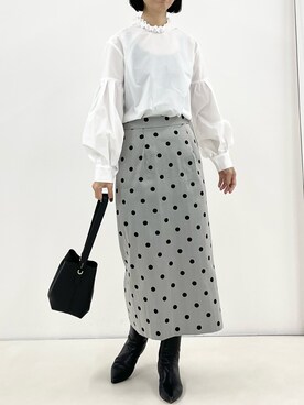 「NOLLEY’S（ノーリーズ）のウォッシャブルストレッチドットジャガードタイトスカート（スカート、グレー系）」を使った、nol fujiwaraさん（レディース・167cm）の秋コーディネート