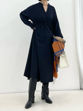 「アイテム（ストール/ショール）」を使った、nol fujiwaraさん（レディース・167cm）の秋コーディネート