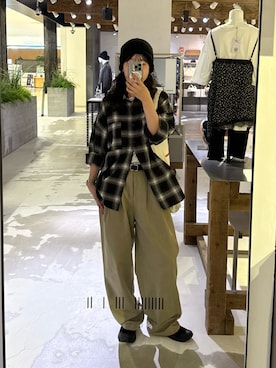 「COLONY 2139（コロニートゥーワンスリーナイン）のアイテム（パンツ）」を使った、hitomi020714さん（レディース・168cm）の秋コーディネート