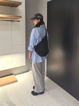「アイテム（ボディバッグ/ウエストポーチ）」を使った、hitomi020714さん（レディース・168cm）の秋コーディネート