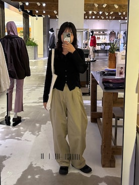 「COLONY 2139（コロニートゥーワンスリーナイン）のアイテム（パンツ）」を使った、hitomi020714さん（レディース・168cm）の秋コーディネート