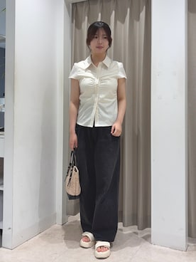 「SENSE OF PLACE by URBAN RESEARCH(センスオブプレイスバイアーバンリサーチ)のパフスリーブコンパクトギャザーシャツ(シャツ/ブラウス、ホワイト系)」を使った、はなさん(レディース・163cm)の夏コーディネート