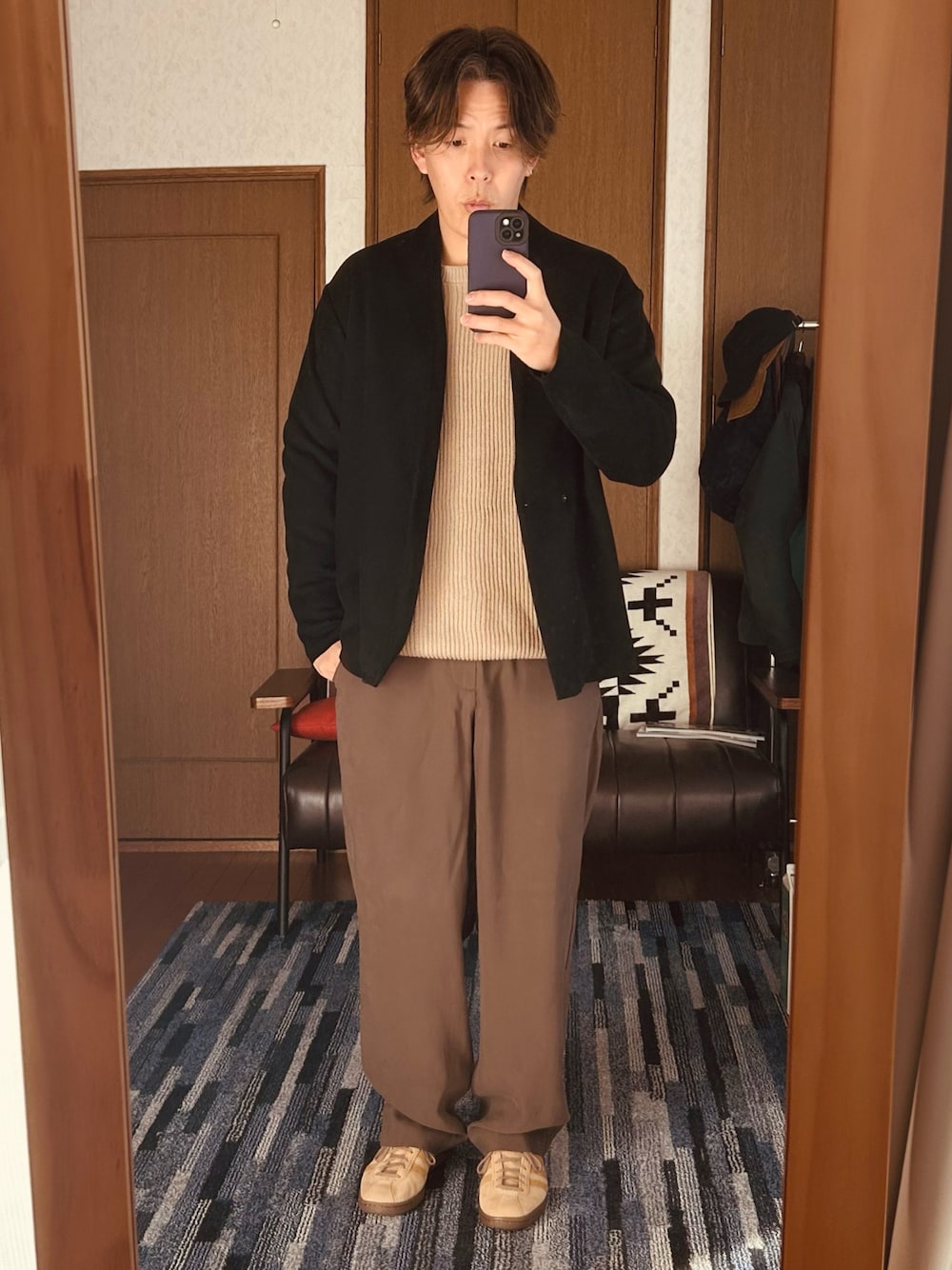 「スラックス、冬コーデ、ニット、古着MIX、古着、シンプル、シンプルコーデ、おしゃれさんと繋がりたい」｜「ZARAのアイテム（テーラードジャケット、ブラック系）」を使った、TSUCKTさん（骨格ナチュラル・メンズ・170cm）の冬コーディネートの1枚目の写真