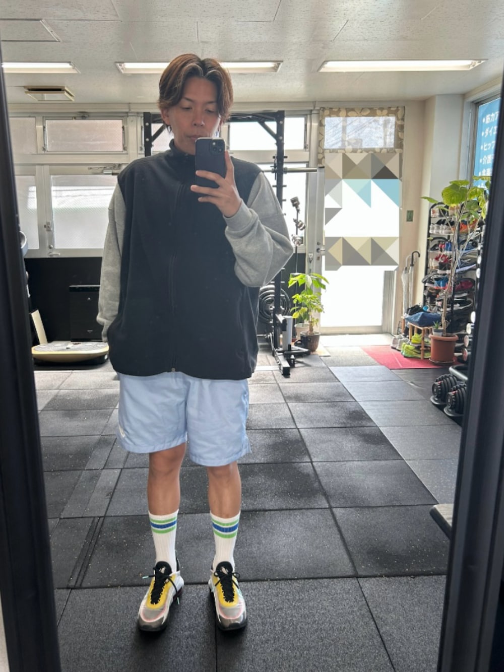 「いいね、save、フォローお願いします🤑、古着MIX、春服、おしゃれさんと繋がりたい、ラフ」｜「NIKEの限定展開 NIKE/ナイキ クラブBBクルー / クルーネック スウェット / 裏起毛 / スタンダードフィット / BV2663（スウェット、グレー系）」を使った、TSUCKTさん（骨格ストレート・メンズ・170cm）の春コーディネートの1枚目の写真