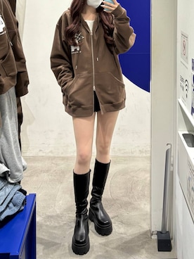 「アイテム（パーカー）」を使った、nyuu92さん（レディース・171cm）の秋コーディネート