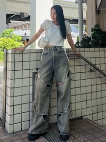 カットアウトルーズジーンズ｜エモダ（EMODA）公式通販｜RUNWAY