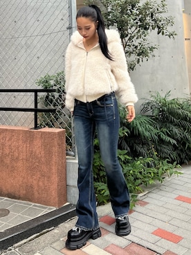 「EMODA（エモダ）のアイテム（デニムパンツ）」を使った、栗原あいりさん（レディース・161cm）の秋コーディネート