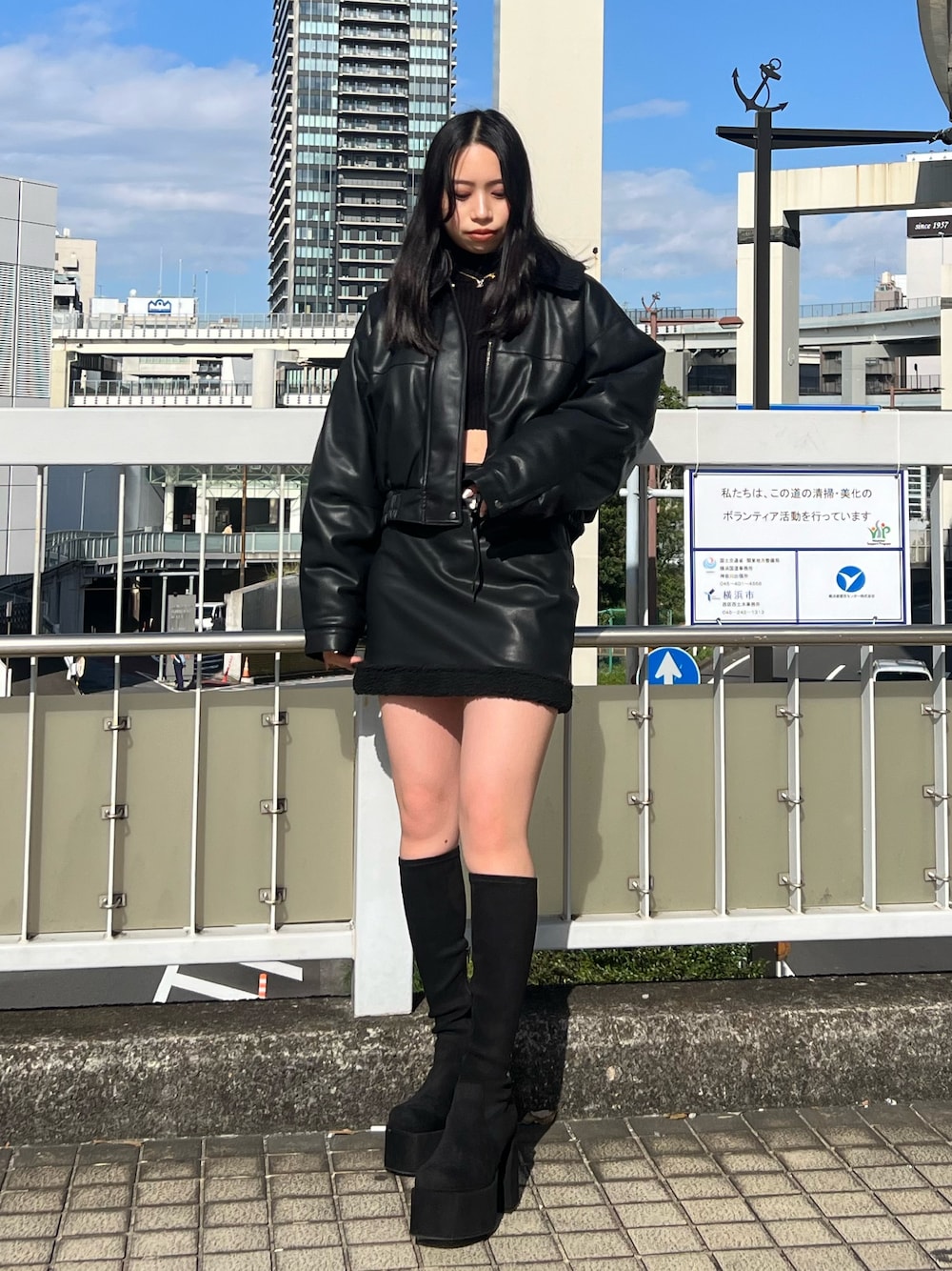 EMODAのアイテムを使った「レザーセットアップ」のレディース人気