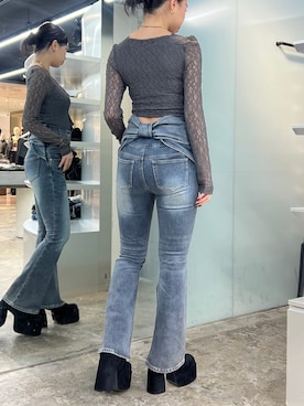 「EMODA（エモダ）のアイテム（デニムパンツ）」を使った、栗原あいりさん（レディース・162cm）の秋コーディネート