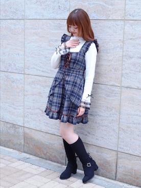 「アイテム（ジャンパースカート）」を使った、axes_staff_kurumiさん（レディース・159cm）の秋コーディネート