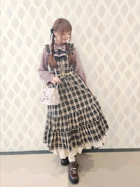 「アイテム（イヤリング）」を使った、axes_staff_kurumiさん（レディース・159cm）の秋コーディネート