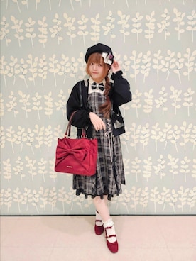 「アイテム（チャーム）」を使った、axes_staff_kurumiさん（レディース・159cm）の秋コーディネート