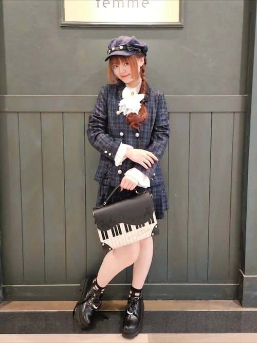 リボン×ジャボブローチ付ブラウス