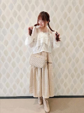 「レイヤードスタイル」｜「アイテム（タンクトップ）」を使った、axes_staff_kurumiさん（レディース・159cm）の秋コーディネート
