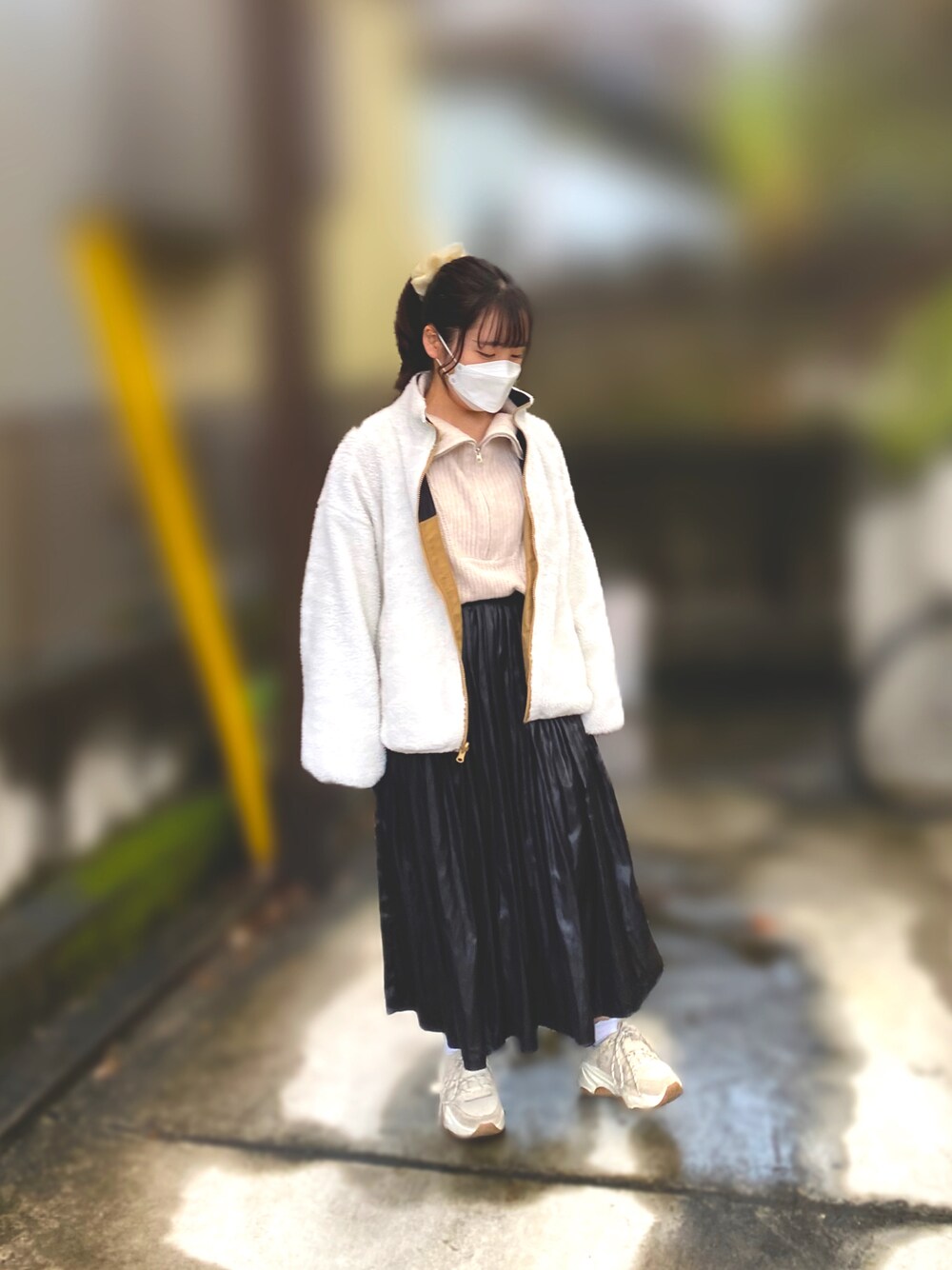 「ニット、カジュアル、ボア、ナチュラル、ロングスカート、お出かけコーデ、earth music&ecology、シンプルコーデ、低身長、150cm、低身長コーデ、おしゃれさんと繋がりたい、たかあしあかりちゃん、moitytto」｜「tiptopの配色ポケット付きリバーシブルボアブルゾン（ブルゾン、その他）」を使った、まゆさん（レディース・150cm）の秋コーディネートの1枚目の写真