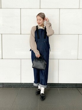 「SENSE OF PLACE by URBAN RESEARCH（センスオブプレイスバイアーバンリサーチ）のアイテム（オールインワン・サロペット）」を使った、AYAKAさん（レディース・163cm）の秋コーディネート