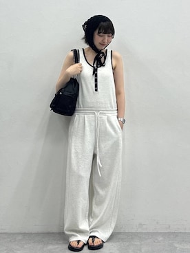 「JEANASIS（ジーナシス）のチェーンハンドルキンチャクBAG/1023355（ショルダーバッグ、ブラック系）」を使った、マリンさん（レディース）の夏コーディネート