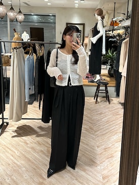 「CAPRICIEUX LE'MAGE（カプリシューレマージュ）の【mana企画】シャーリングホックブラウス（シャツ/ブラウス、ホワイト系）」を使った、eba_lemageさん（レディース・159cm）の春コーディネート