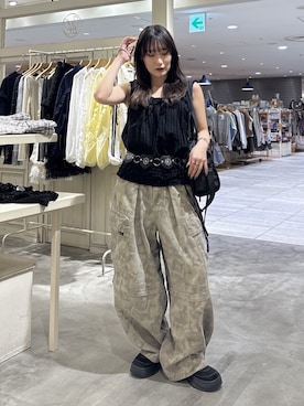 「w closet（ダブルクローゼット）の【セットアップ対応/ドット/無地】フリルギャザーノースリブラウス（シャツ/ブラウス、ブラック系）」を使った、みうさん（レディース・152cm）の夏コーディネート