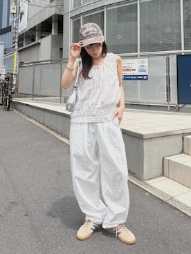 「w closet（ダブルクローゼット）の【セットアップ対応/ドット/無地】フリルギャザーノースリブラウス 夏服（シャツ/ブラウス、ホワイト系）」を使った、みうさん（レディース・152cm）の夏コーディネート