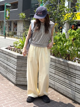 「w closet（ダブルクローゼット）のパールスウェットパンツ（Pants、イエロー系）」を使った、みうさん（レディース・152cm）の夏コーディネート