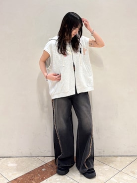 「w closet（ダブルクローゼット）のノースリパッチワークパーカー（パーカー、ホワイト系）」を使った、みうさん（レディース・152cm）の春コーディネート