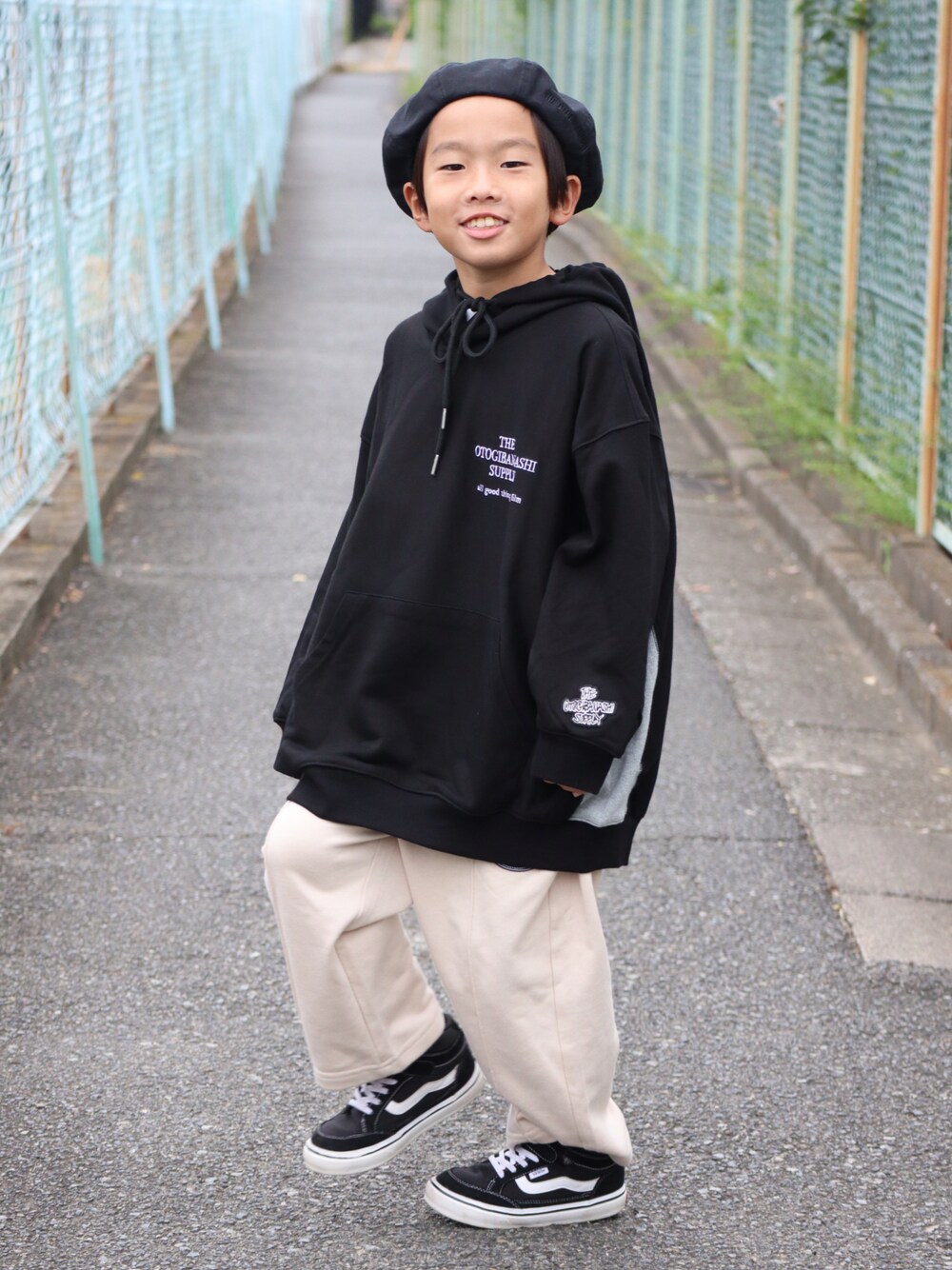 パーカーを使った「小学生男子」の人気ファッションコーディネート