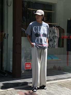 「アイテム（スウェットパンツ、シルバー系）」を使った、Taiyo Maruyamaさん（メンズ・187cm）の夏コーディネート