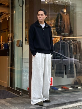 「アイテム（スウェットパンツ、シルバー系）」を使った、Taiyo Maruyamaさん（メンズ・187cm）の秋コーディネート
