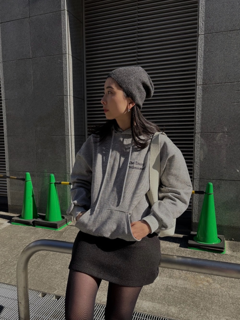 ENNOYのアイテム（グレー系）を使った人気ファッションコーディネート