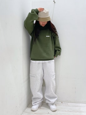 「エクストララージ」｜「アイテム（スウェットパンツ）」を使った、理子さん（レディース・152cm）の秋コーディネート
