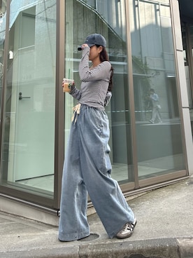 「CIAOPANIC TYPY（チャオパニックティピー）の柔らかワイドイージーデニム（デニムパンツ、ブルー系）」を使った、yunaさん（レディース・153cm）の春コーディネート