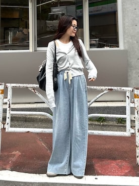 「CIAOPANIC TYPY（チャオパニックティピー）の柔らかワイドイージーデニム（デニムパンツ、ブルー系）」を使った、yunaさん（レディース・153cm）の春コーディネート