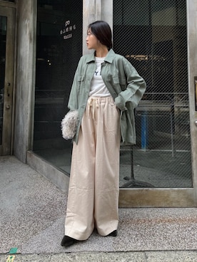 「CIAOPANIC TYPY（チャオパニックティピー）の【低身長・高身長対応/サイズ展開あり】スタイルアップ柔らかワイドイージーパンツ/デニム/スラックス（デニムパンツ、ホワイト系）」を使った、yunaさん（レディース・153cm）の春コーディネート