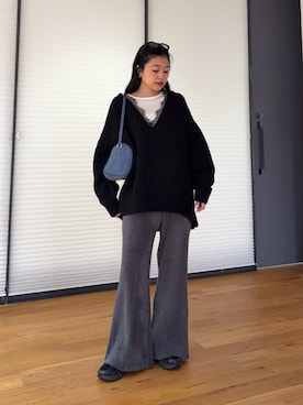 「CIAOPANIC TYPY（チャオパニックティピー）の【一枚着るだけで大人な抜け感】/体系カバー/深Vレースドッキングオーバーニット（ニット/セーター、ブラック系）」を使った、yunaさん（レディース・153cm）の秋コーディネート