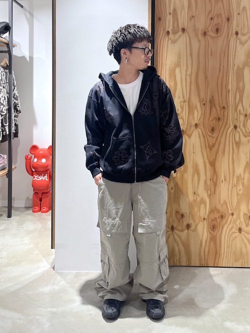 ALLOVER EMBROIDERY ZIP UP HOODED SWEATSHIRT（パーカー）｜XLARGE