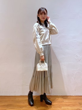 「FREE'S MART（フリーズマート）のアイテム（スウェット）」を使った、林奈緒美さん（レディース・167cm）の冬コーディネート
