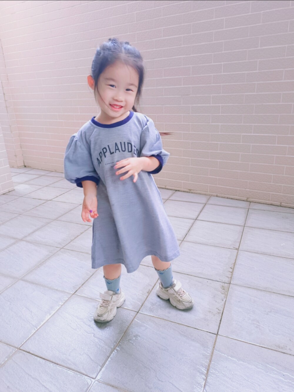 「無のアイテム（チュニック、グレー系）」を使った、點點さん（キッズ・90cm）の夏コーディネートの1枚目の写真