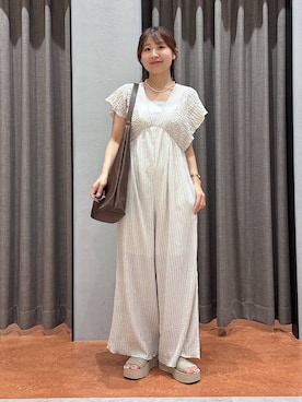 「アイテム（サロペット/オーバーオール、ベージュ系）」を使った、mimuさん（レディース・154cm）の夏コーディネート