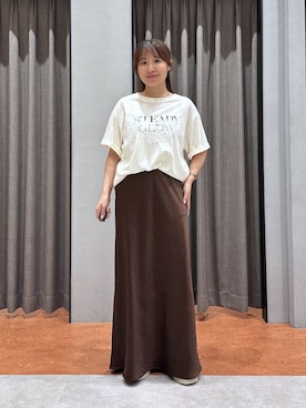 「LOWRYS FARM（ローリーズファーム）のレースロゴプリントＴ 1063342（Tシャツ/カットソー、ベージュ系）」を使った、mimuさん（レディース・154cm）の夏コーディネート